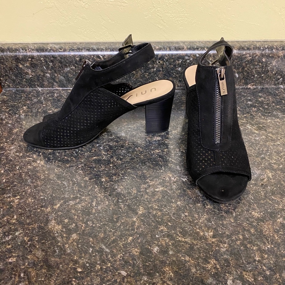 Heels - Picture 2 of 3